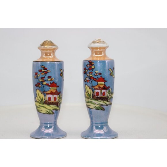 Vintage Lusterware Salt & Pepper Shakers Hand Painted - Japan Gold Trim 4.75” - Picture 3 of 3
